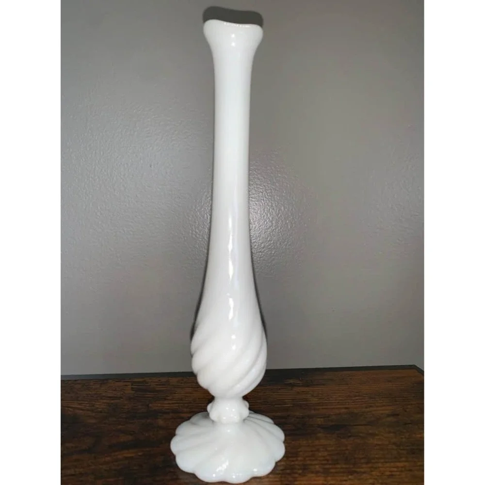 Vintage‎ Swirl Fenton milk glass bud vase